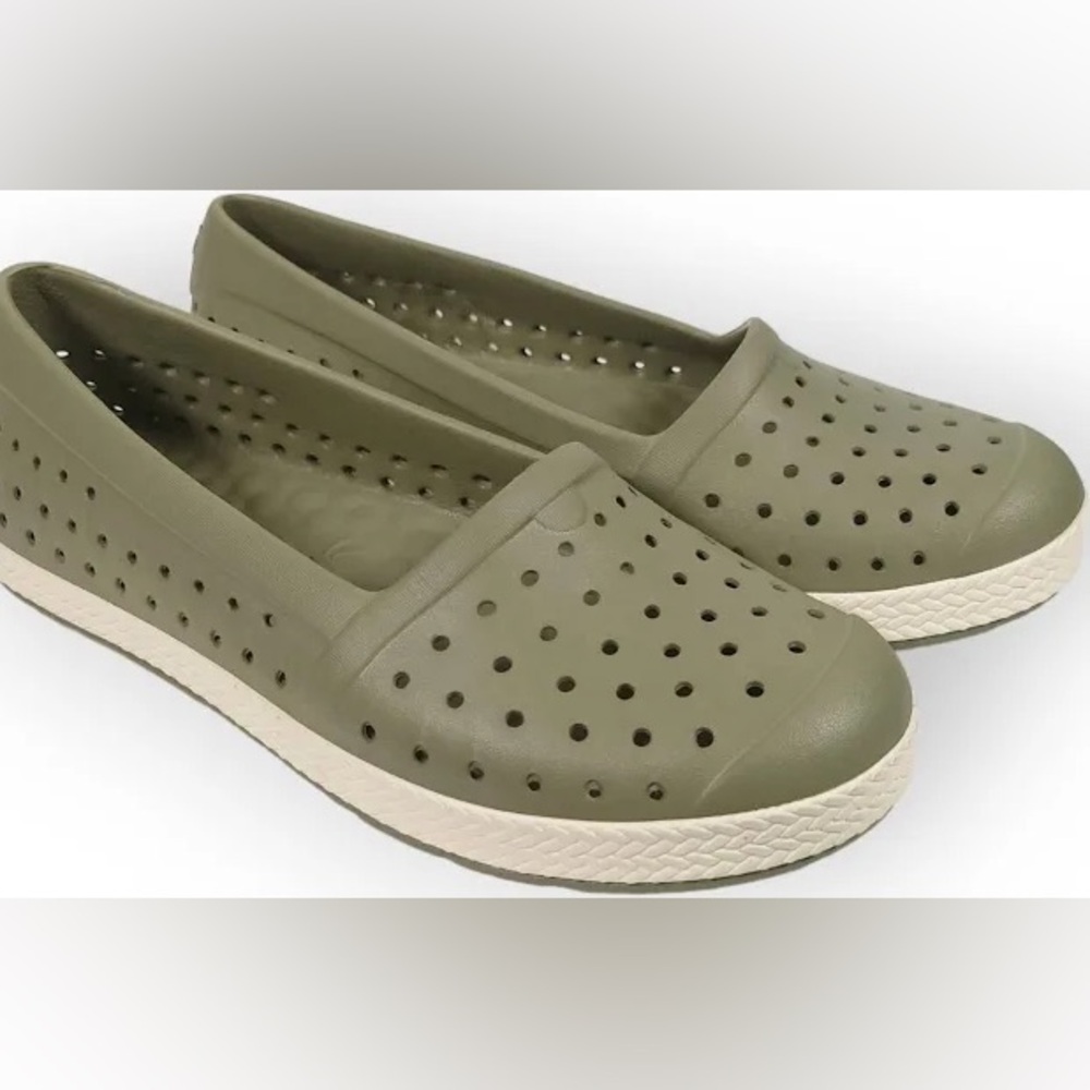 NWT Joybees Womens Perforated Dusty Olive Slip On Espadrilles Shoes. Sz 8
